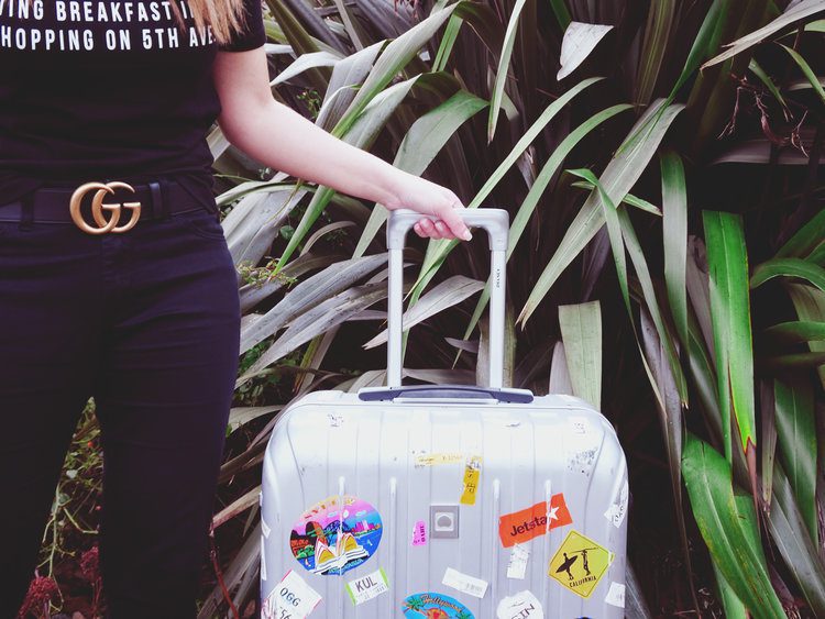 Postcards from Hawaii Travel Lifestyle Blog Gabriella Wisdom 7 tips for buying your best suitcase