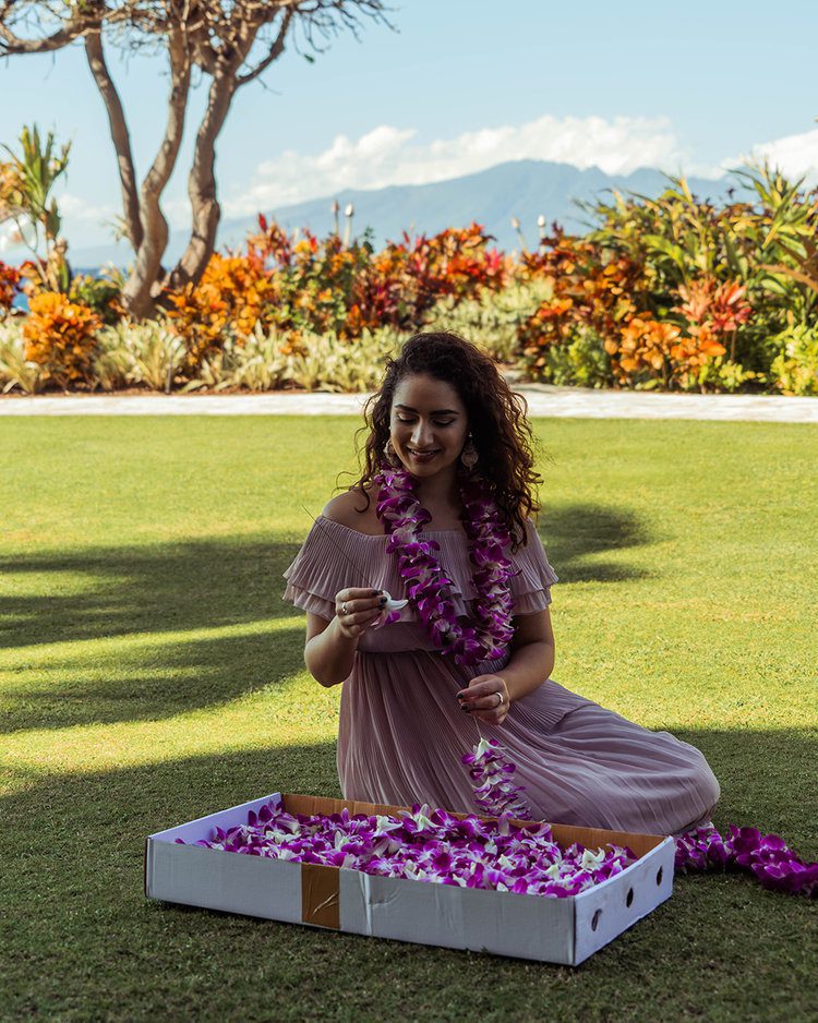 Postcards from Hawaii Travel & Lifestyle blog How to make a haku lei lei polo Hawaiian flower crown, DIY flower crown tutorial, how to make a flower crown, how to make a head lei po’o