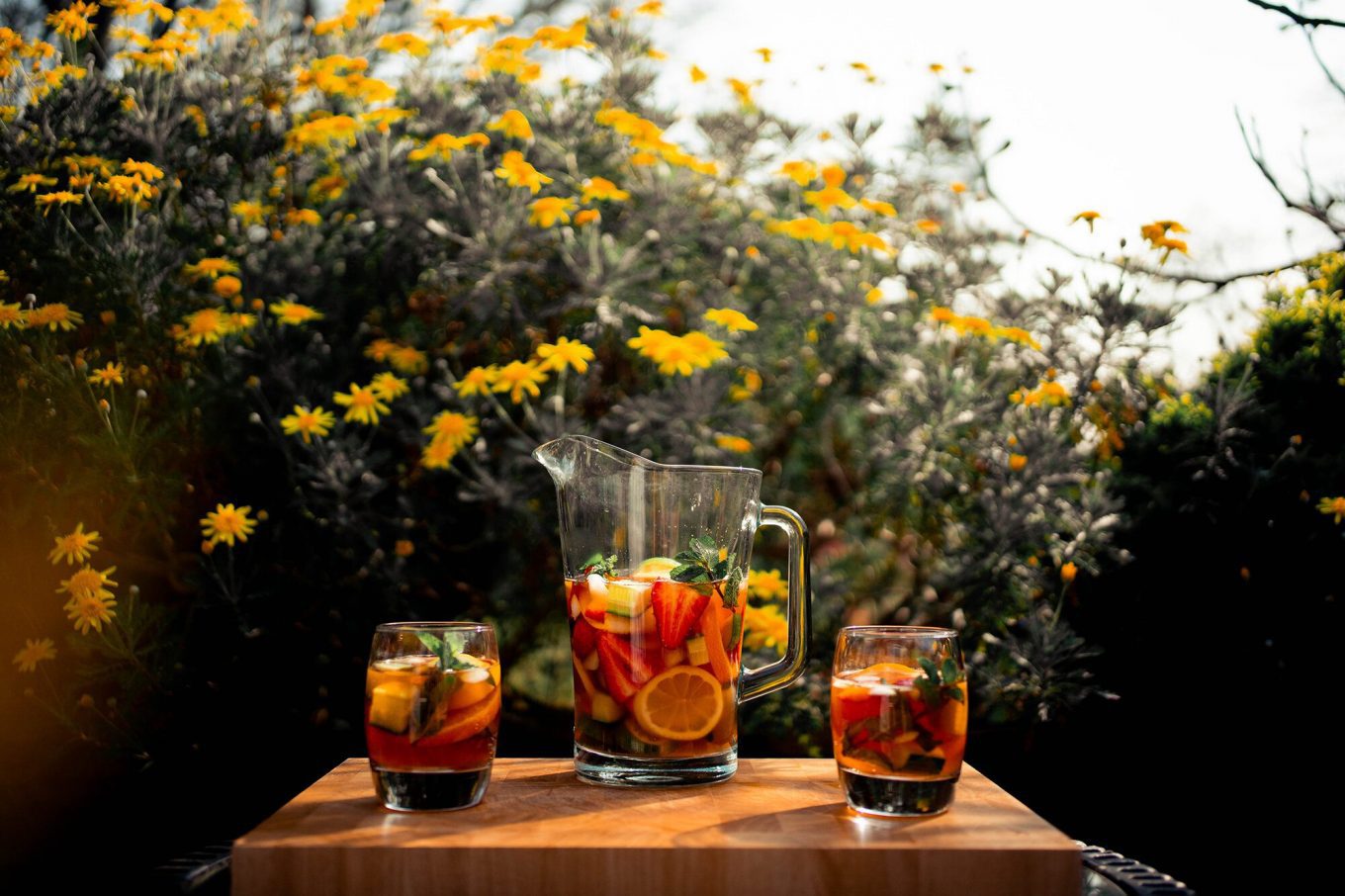 How To Make The Perfect Pitcher Of Pimm’s No.1 Cup | Postcards From Hawaii