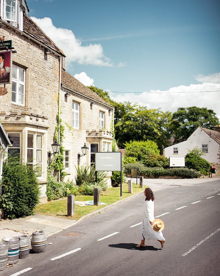 PostcardsfromHawaii7must visitattractionsintheCotswoldsEnglandPub