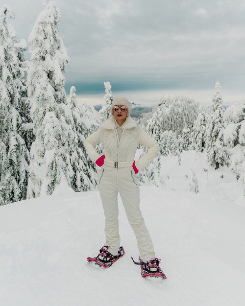 Postcards from Hawaii Travel Lifestyle Blog Gabriella Wisdom Beginners guide to snowshoeing, what to expect and how to prepare, Vancouver Grouse Mountain